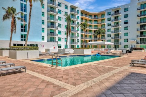 Copropriété à louer à Hollywood, Floride: 3 chambres, 137.68 m2 № 1857546 - photo 24