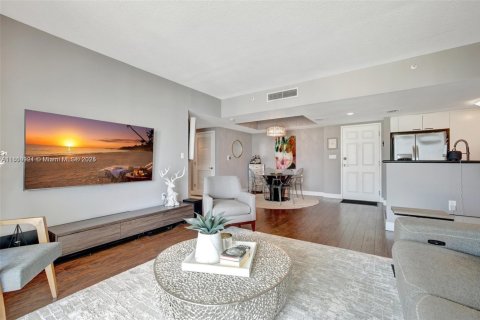 Condo in Hollywood, Florida, 3 bedrooms  № 1857546 - photo 5