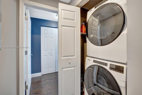 Copropriété à louer à Hollywood, Floride: 3 chambres, 137.68 m2 № 1857546 - photo 22