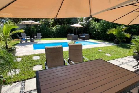 House in Miami, Florida 4 bedrooms, 128.58 sq.m. № 2014931 - photo 10