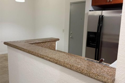 Снять в аренду кондоминиум в Майами, Флорида 1 спальня, 57.6м2, № 1990563 - фото 6