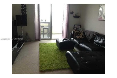 Снять в аренду кондоминиум в Майами, Флорида 1 спальня, 57.6м2, № 1990563 - фото 2