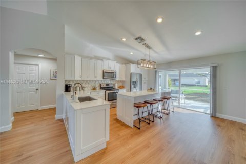 Villa ou maison à vendre à Cape Coral, Floride: 3 chambres, 132.11 m2 № 2044769 - photo 5