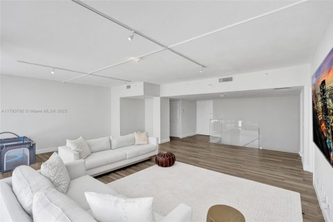 Condo in Aventura, Florida, 5 bedrooms  № 1865740 - photo 18