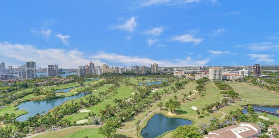Condo in Aventura, Florida, 5 bedrooms  № 1865740