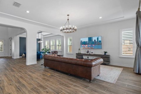 House in ESTANCIA

 in Wesley Chapel, Florida 5 bedrooms, 431.07 sq.m. № 1886751 - photo 11