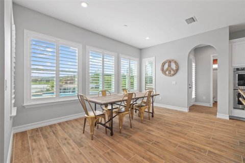House in ESTANCIA

 in Wesley Chapel, Florida 5 bedrooms, 431.07 sq.m. № 1886751 - photo 25