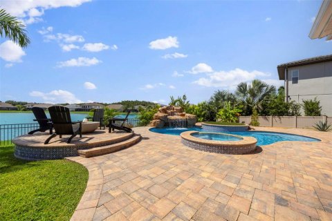 House in ESTANCIA

 in Wesley Chapel, Florida 5 bedrooms, 431.07 sq.m. № 1886751 - photo 30