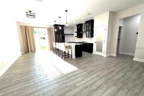 Casa en venta en Apopka, Florida, 4 dormitorios, 242.75 m2 № 1609944 - foto 8