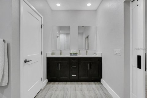 Casa en venta en Apopka, Florida, 4 dormitorios, 242.75 m2 № 1609944 - foto 17