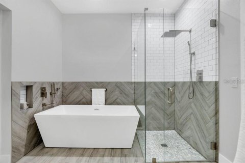 Casa en venta en Apopka, Florida, 4 dormitorios, 242.75 m2 № 1609944 - foto 14