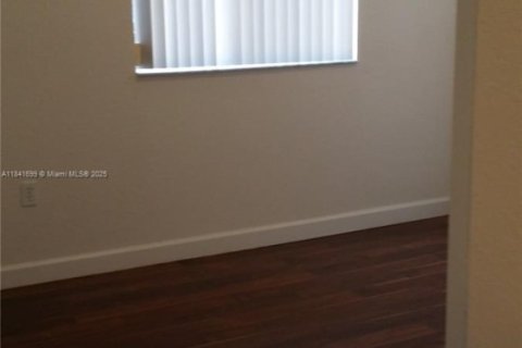 Condominio en alquiler en Homestead, Florida, 3 dormitorios, 98.48 m2 № 1978694 - foto 14