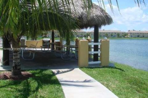 Condominio en alquiler en Homestead, Florida, 3 dormitorios, 98.48 m2 № 1978694 - foto 19