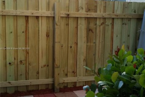 Condominio en alquiler en Homestead, Florida, 3 dormitorios, 98.48 m2 № 1978694 - foto 10