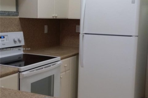 Condominio en alquiler en Homestead, Florida, 3 dormitorios, 98.48 m2 № 1978694 - foto 8