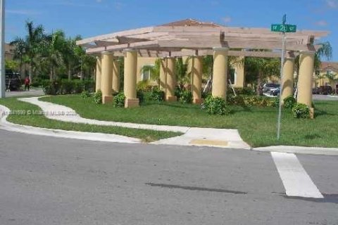 Condominio en alquiler en Homestead, Florida, 3 dormitorios, 98.48 m2 № 1978694 - foto 23