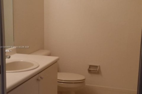 Condominio en alquiler en Homestead, Florida, 3 dormitorios, 98.48 m2 № 1978694 - foto 12