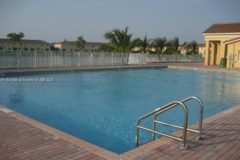 Condominio en alquiler en Homestead, Florida, 3 dormitorios, 98.48 m2 № 1978694 - foto 20
