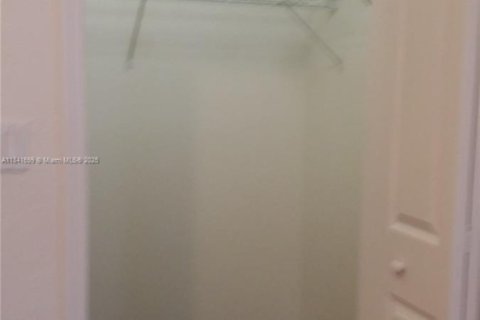 Condominio en alquiler en Homestead, Florida, 3 dormitorios, 98.48 m2 № 1978694 - foto 13