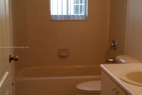 Condominio en alquiler en Homestead, Florida, 3 dormitorios, 98.48 m2 № 1978694 - foto 15