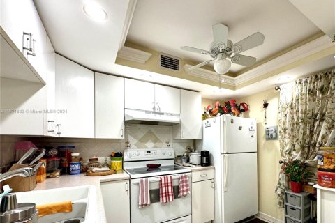 Condo in Lauderdale Lakes, Florida, 1 bedroom  № 1701528 - photo 6
