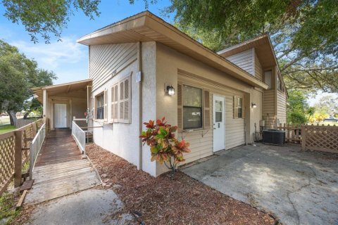 Immobilier commercial à vendre à Clearwater, Floride: 242.01 m2 № 2206286 - photo 2