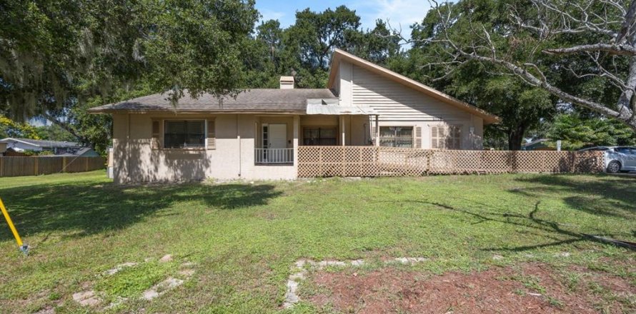 Immobilier commercial à Clearwater, Floride 242.01 m2 № 2206286