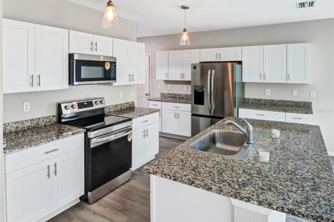 House in Riverview, Florida 5 bedrooms, 229.1 sq.m. № 2404614 - photo 6