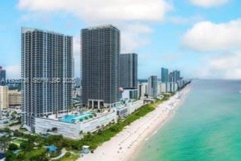 Condominio en venta en Hallandale Beach, Florida, 3 dormitorios, 145.95 m2 № 1993827 - foto 3
