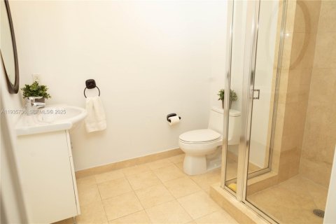 Condominio en venta en Hallandale Beach, Florida, 3 dormitorios, 145.95 m2 № 1993827 - foto 14