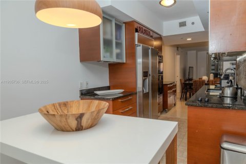 Condominio en venta en Hallandale Beach, Florida, 3 dormitorios, 145.95 m2 № 1993827 - foto 18