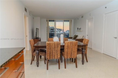 Condominio en venta en Hallandale Beach, Florida, 3 dormitorios, 145.95 m2 № 1993827 - foto 27