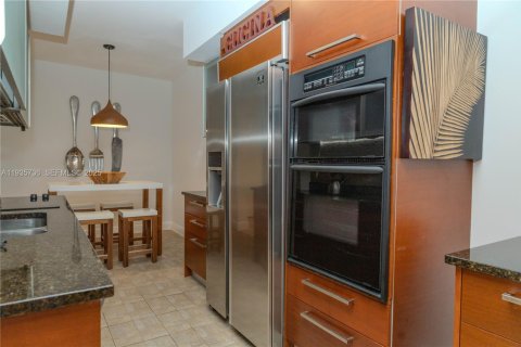 Condominio en venta en Hallandale Beach, Florida, 3 dormitorios, 145.95 m2 № 1993827 - foto 24