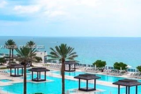 Condominio en venta en Hallandale Beach, Florida, 3 dormitorios, 145.95 m2 № 1993827 - foto 6