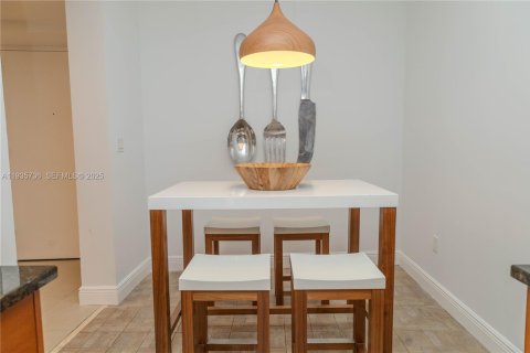 Condominio en venta en Hallandale Beach, Florida, 3 dormitorios, 145.95 m2 № 1993827 - foto 21