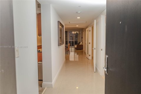 Condominio en venta en Hallandale Beach, Florida, 3 dormitorios, 145.95 m2 № 1993827 - foto 9