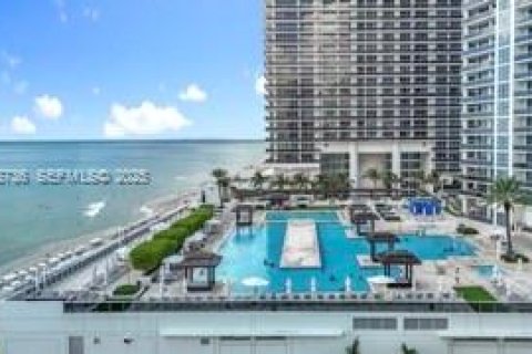 Condominio en venta en Hallandale Beach, Florida, 3 dormitorios, 145.95 m2 № 1993827 - foto 5