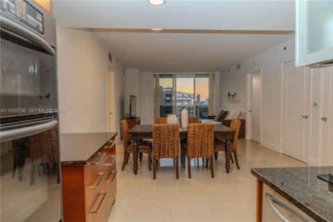 Condominio en venta en Hallandale Beach, Florida, 3 dormitorios, 145.95 m2 № 1993827 - foto 26