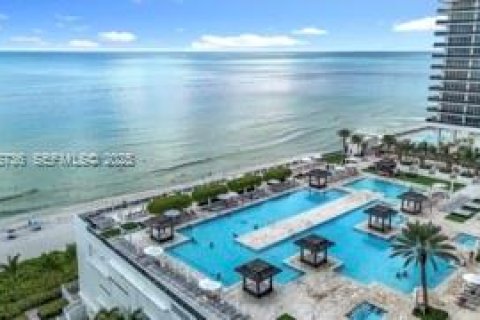 Condominio en venta en Hallandale Beach, Florida, 3 dormitorios, 145.95 m2 № 1993827 - foto 4