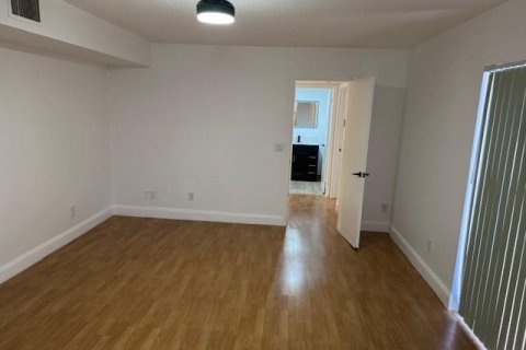 Снять в аренду таунхаус в Дейви, Флорида 1 комната, 153.66м2, № 2274537 - фото 12