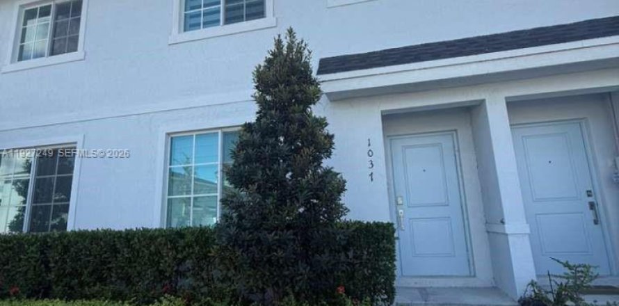 Adosado en Florida City, Florida 3 dormitorios, 132.39 m2 № 2054505