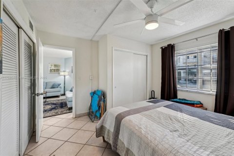 Condominio en venta en Deerfield Beach, Florida, 1 dormitorio, 69.68 m2 № 2012648 - foto 17