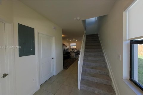 Townhouse in Homestead, Florida 3 bedrooms, 123.37 sq.m. № 1886567 - photo 8
