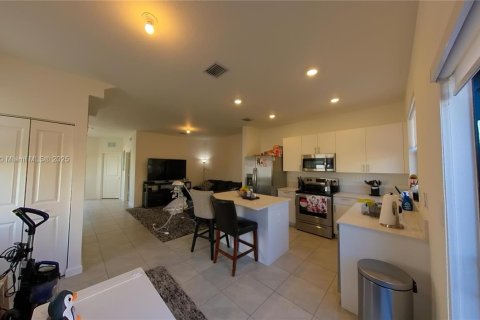 Townhouse in Homestead, Florida 3 bedrooms, 123.37 sq.m. № 1886567 - photo 5