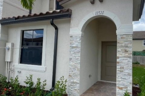 Townhouse in Homestead, Florida 3 bedrooms, 123.37 sq.m. № 1886567 - photo 1