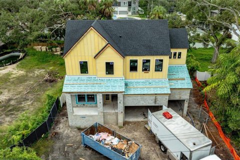 House in Tampa, Florida 5 bedrooms, 471.2 sq.m. № 1918349 - photo 2