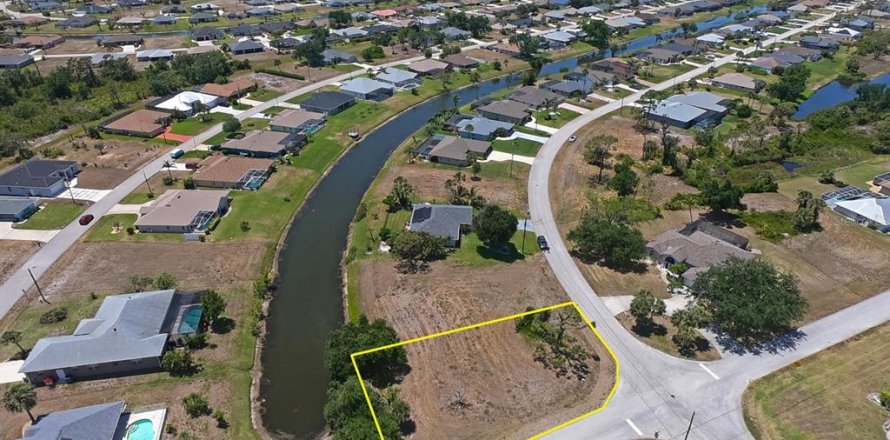 Land in Rotonda, Florida № 2159377