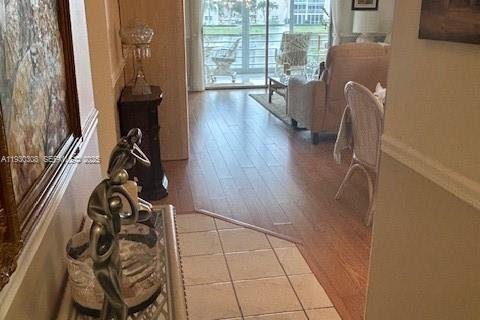 Купить кондоминиум в Дания-Бич, Флорида 2 спальни, 106.28м2, № 1989058 - фото 2