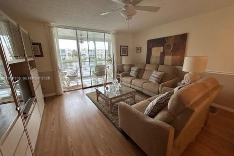 Купить кондоминиум в Дания-Бич, Флорида 2 спальни, 106.28м2, № 1989058 - фото 12