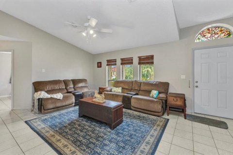 House in Englewood, Florida 4 bedrooms, 139.91 sq.m. № 1740524 - photo 4